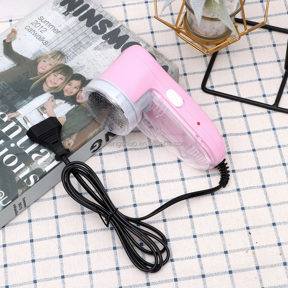 Rechargeable electric lint remover